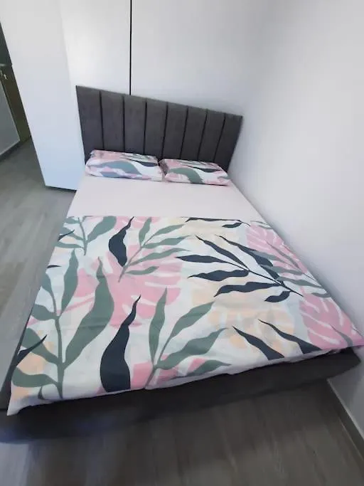 Apartman 37 Golem  0*, Golem (Tirana)