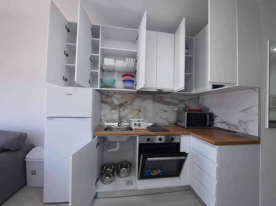 Apartman 37 Golem  0*, Golem (Tirana)