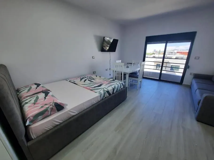 Apartman 37 Golem  Apartment Golem (Tirana)