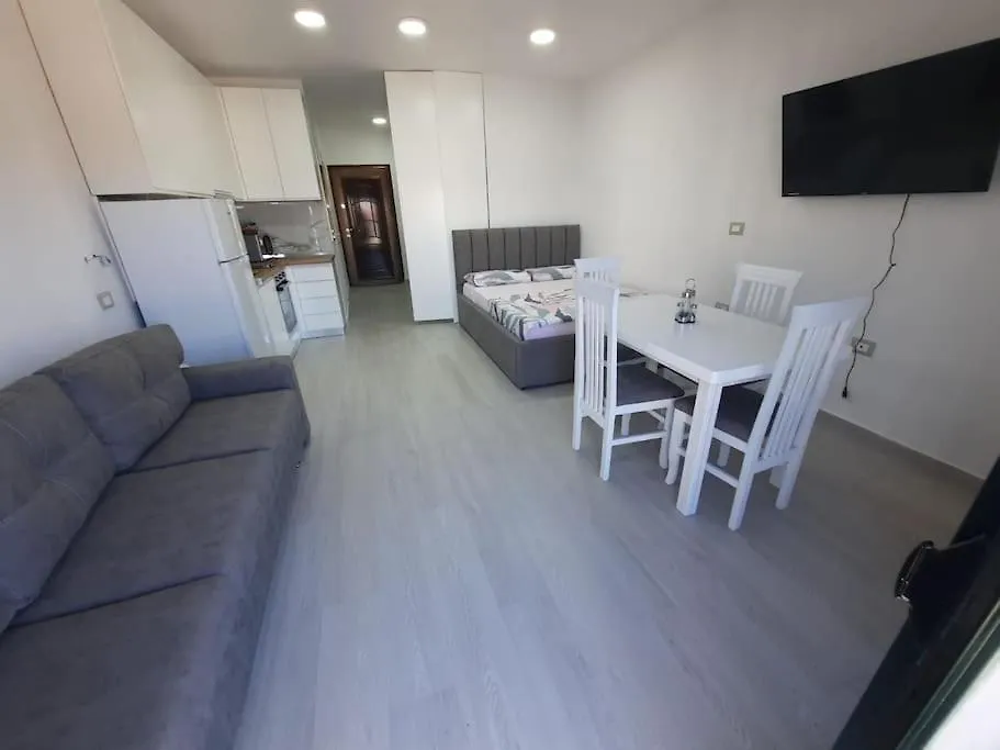 Apartman 37 Golem